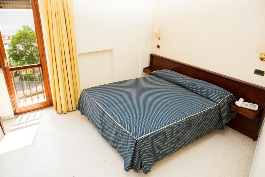 Hotel Sacco 贝尔纳尔达 客房 照片